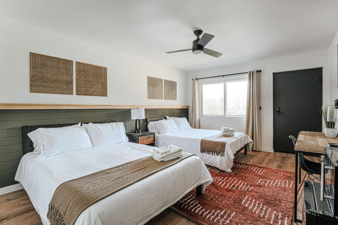 Grey Pine Lodge Waynesboro Room photo